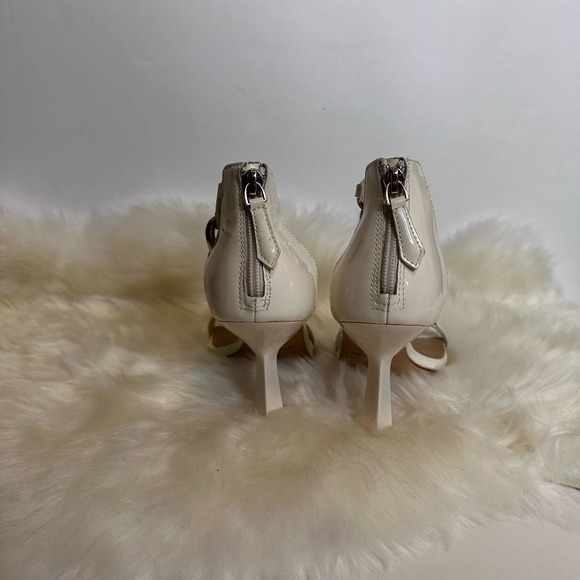 NWT Antonio Melani Ankle Chain Cream Patent Leather Dress Sandals. Size 8 - Picture 5 of 8